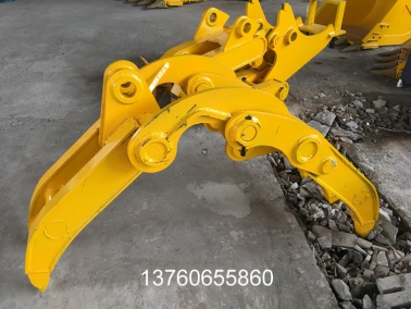 60挖機抓（zhuā）木器