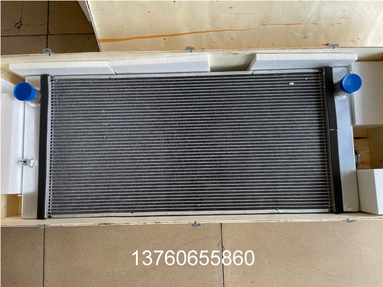 住（zhù）友SH200-6挖（wā）掘機（jī）水箱